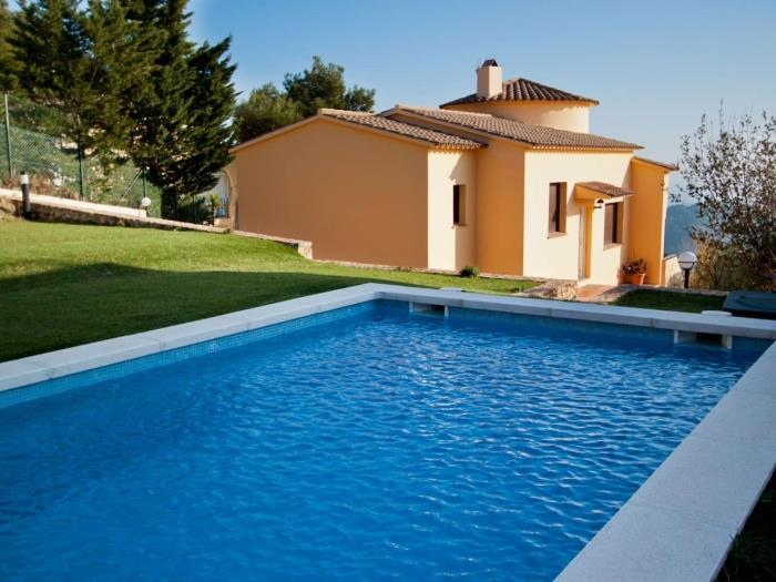 Exclusiva villa piscina privada y vistas al mar
