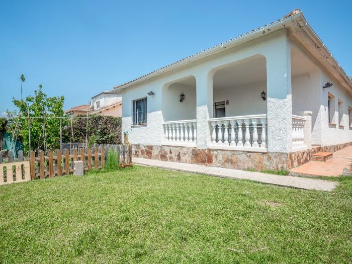 Preciosa casa con un enorme jardín 1071