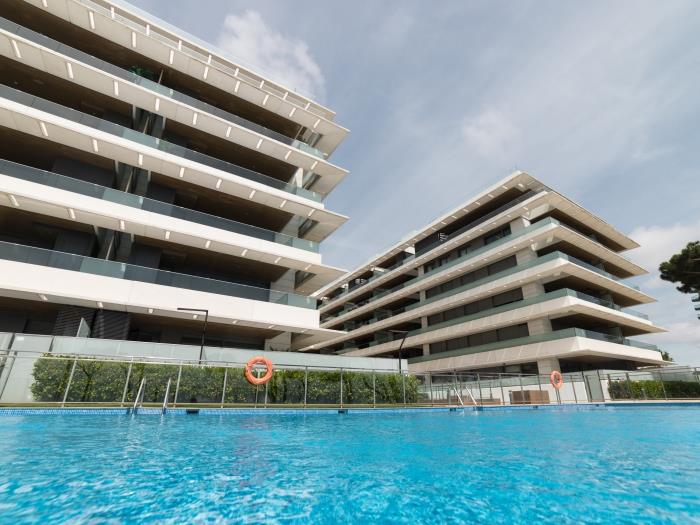 Espectacular apartamento, vistas al mar y piscina