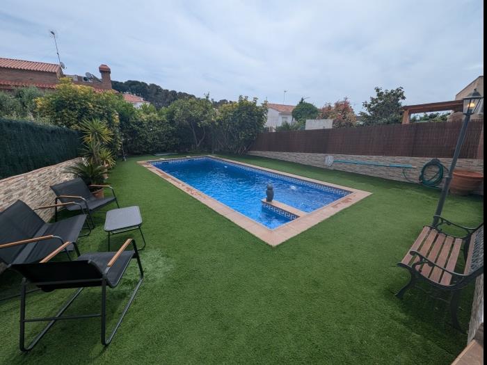 Estudio con piscina en el Creixell